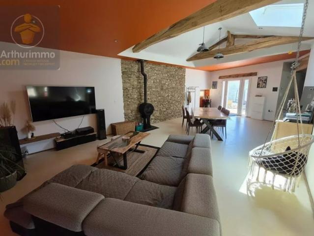 Maison en pierre rénovée de 115m²