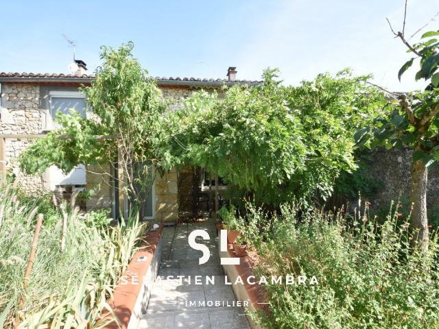 Maison en pierre rénovée Dépendances et studio indépendant T. 128m² Dénat