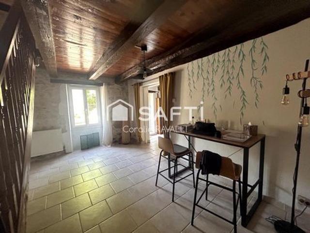 Maison en pierre rénovée Fouquebrune