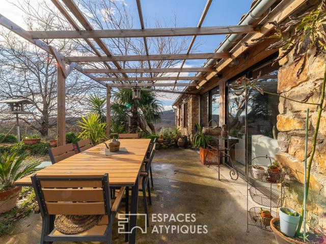 Maison en pierre rénovée sur un domaine de 8Ha, aux portes de Montpellier