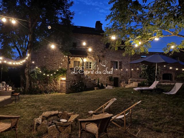 Maison en pierre restaurée de 3 chambres avec gîte, grange à 134m² Parisot