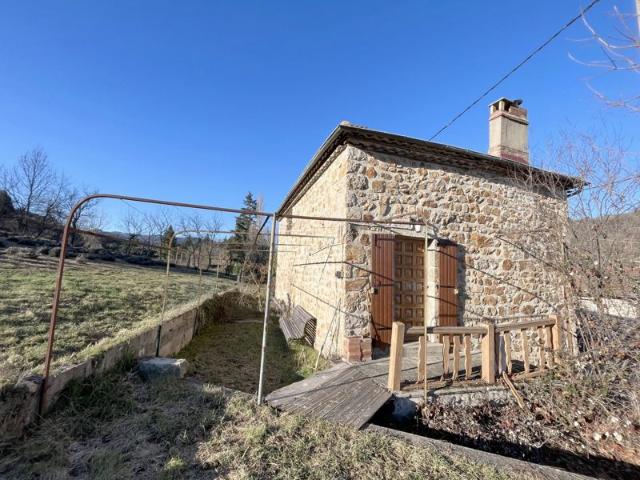 Maison en pierre sur env. 713 m² de terrain
