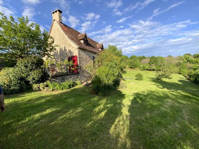 Maison en pierre sur le secteur de Gramat avec trois chambre. 90m² Gramat