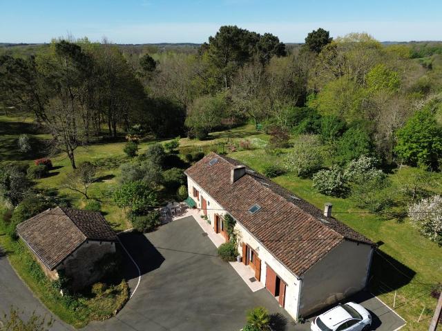 Maison en pierre sans vis à vis