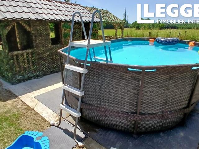 Maison en pierre située dans la campagne avec 4 chambres et jardin cloturé