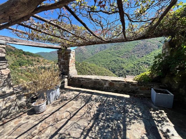 Maison en pierre, terrasses avec vue 150m² Sablières