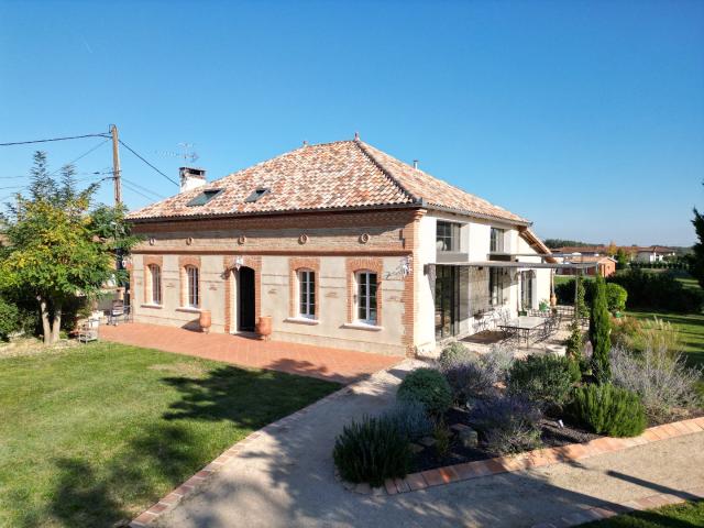 Maison en pierre traditionnelle avec une touche contemporaine – Proche de L’Isle Jourdain & Toulouse