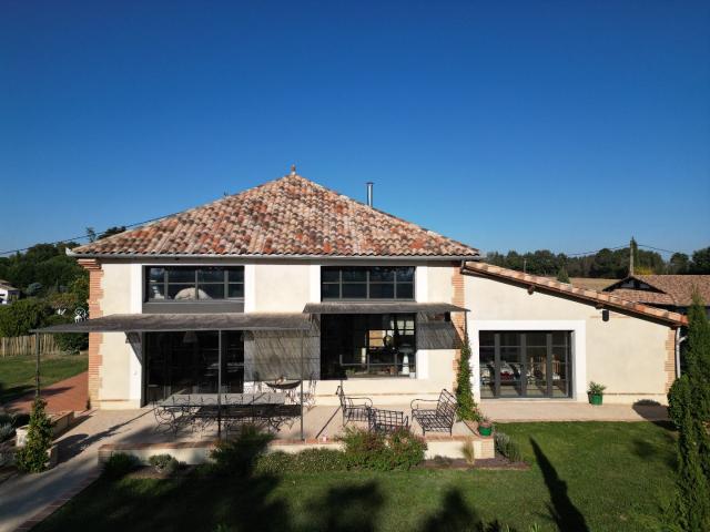 Maison en pierre traditionnelle avec une touche contemporaine – Proche de L’Isle Jourdain & Toulouse