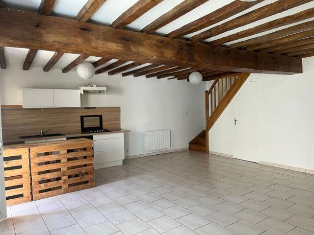 MAISON EN PIERRE VOUNEUIL SUR VIENNE