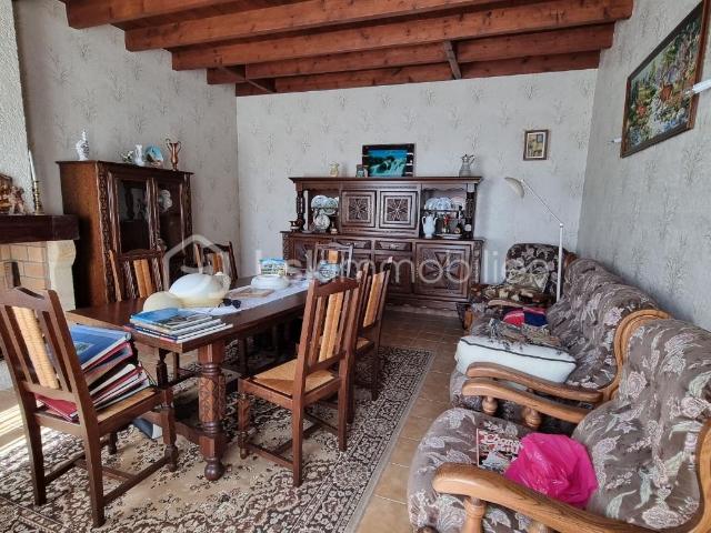 MAISON EN PIERRE – 140 m² – 3 CHAMBRES – JARDIN CLOS & DÉPENDANCES