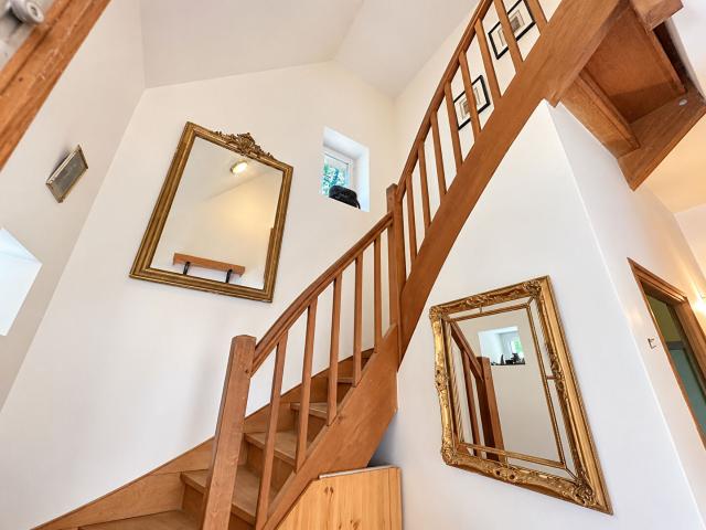 MAISON EN PIERRE 155 m2 5 CHAMBRES TERRAIN 1,09 HA HANGAR 133 m2 GIGNAC