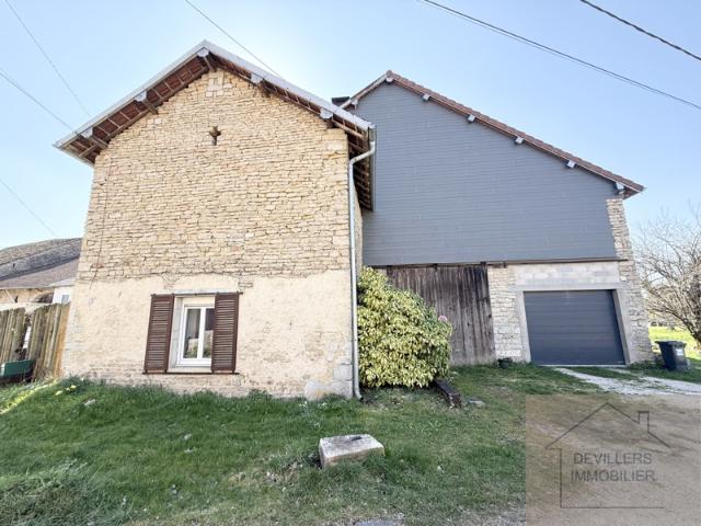 Maison à vendre à Montrond le Château Maison en pierre 6 p