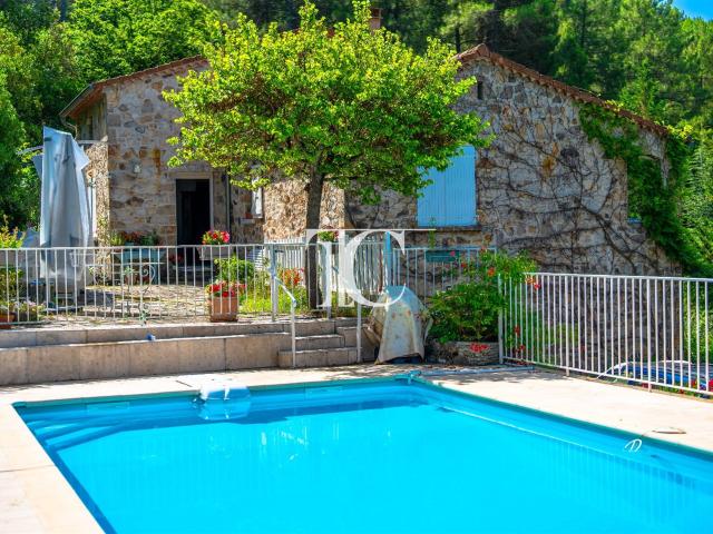 Maison En Pierre 178M² Habitables 5000M² De Terrain Piscine 178m² Les Vans