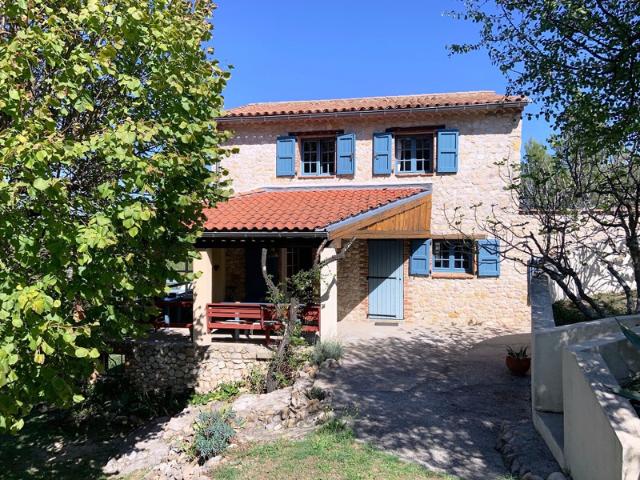Maison en pierre 110 m2 avec vue panoramique sur 1,1 ha