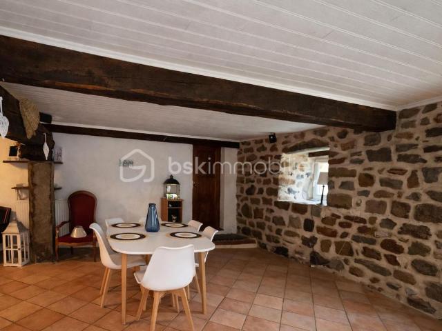 Maison en pierre 131 m² avec grange et étable – Présailles