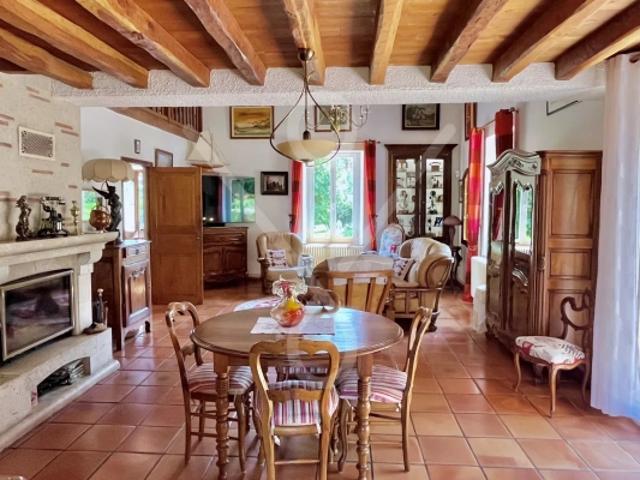 Maison en pierre 200 m² – – Vente à terme libre – Fals 47 Parc arboré de 8 000 m²