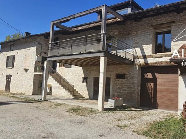 Maison en pierre 224m2 hab. piscine et 145m2 d'annexe