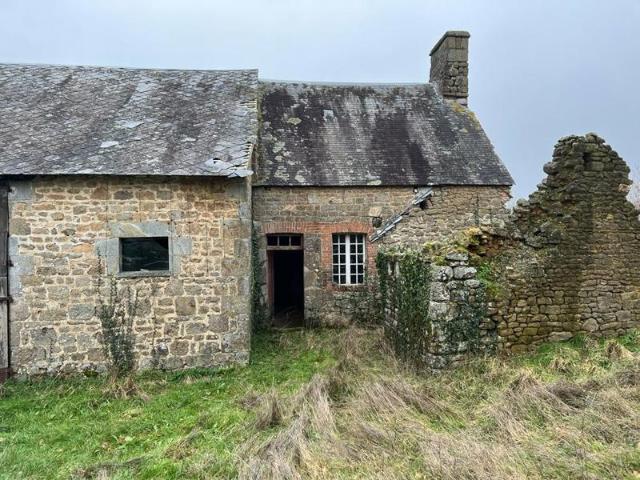 MAISON EN PIERRE