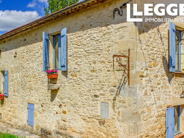 Maison en pierre 3 chambres, dans un hameau calme avec belles vues sur la campagne
