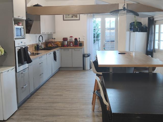 Maison en pierre 4 ch. jardin garage