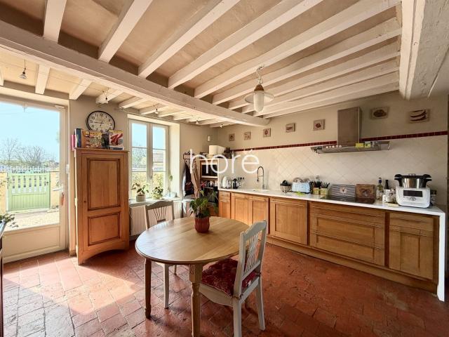 Maison en Pierre 4 chb, Dpe C, Grand Jardin 1300m², à 5min F. 158m² Perrières