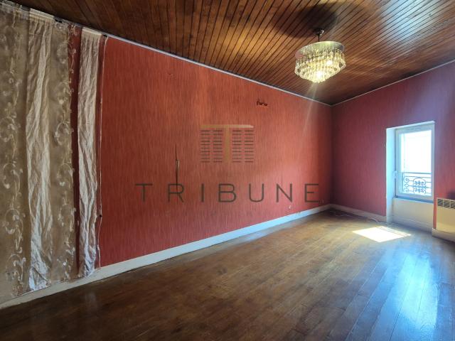 Maison en pierre 65m2, 3 chambres en plein centre du village de Laplume
