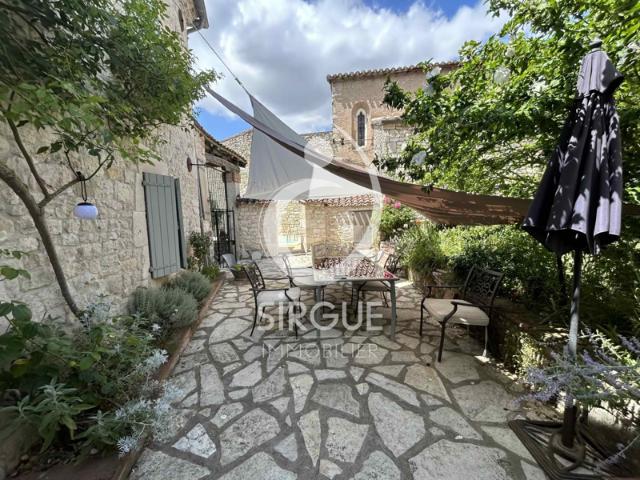 MAISON EN PIERRE