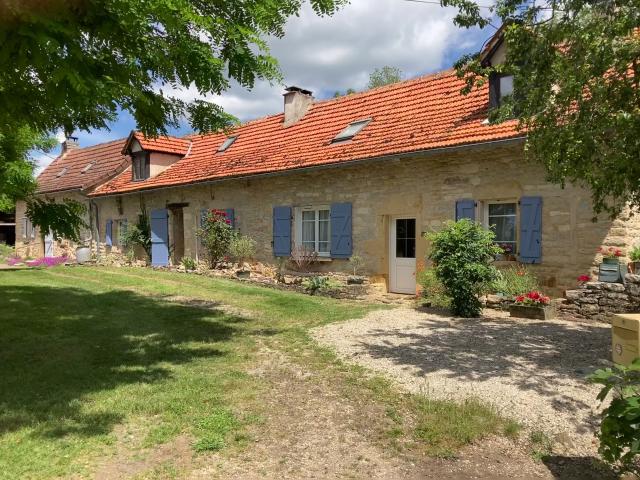 MAISON EN PIERRE