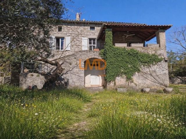 Maison en pierre 8 pièces 170m2