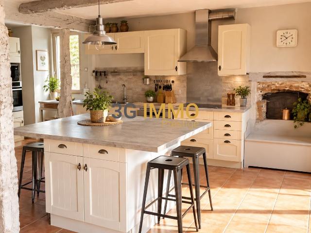 Maison en pierre 9 pièces