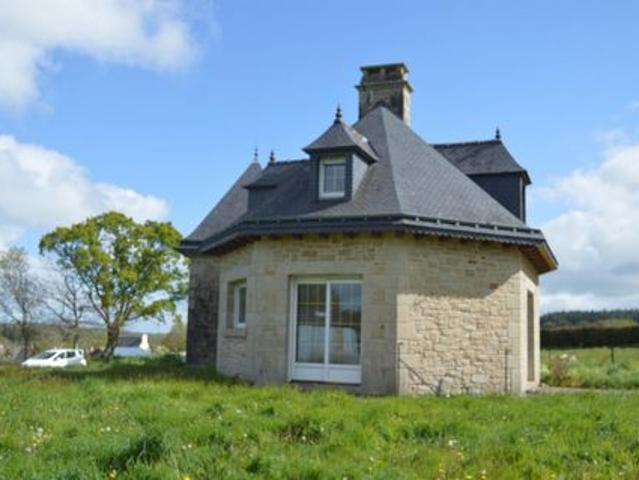 MAISON EN PIERRES