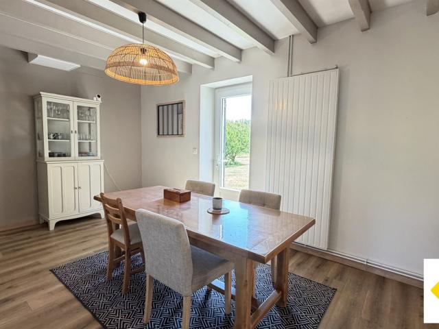 Maison en pierres T7 Pigeonnier Piscine Garage 162m² Monbalen