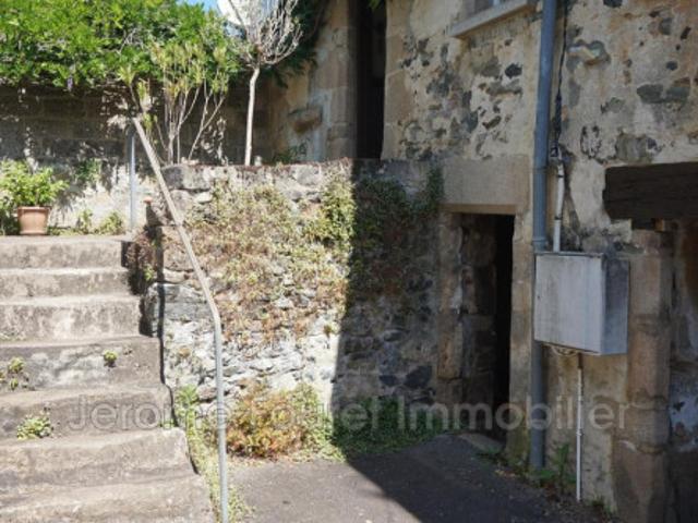 Maison en pierres à Chamboulive à louer Locagestion, expert en gestion locative