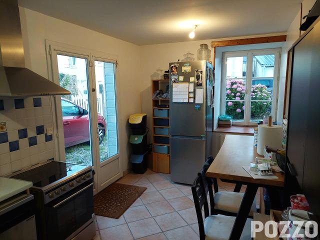 MAISON EN PIERRES A LOUER AVEC 3 CHAMBRES