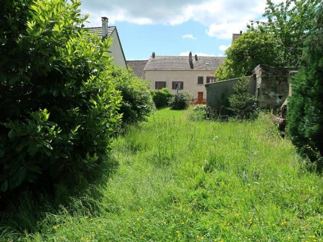 Maison en pierres à rénover avec du potentiel à 10 mn de Pontoise