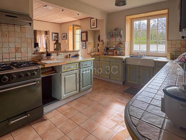 Maison en pierres avec belle vue dégagée 92m² Melle