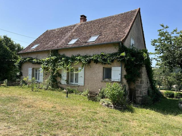Maison en pierres avec dépendances, très belle vue 102m² Charolles