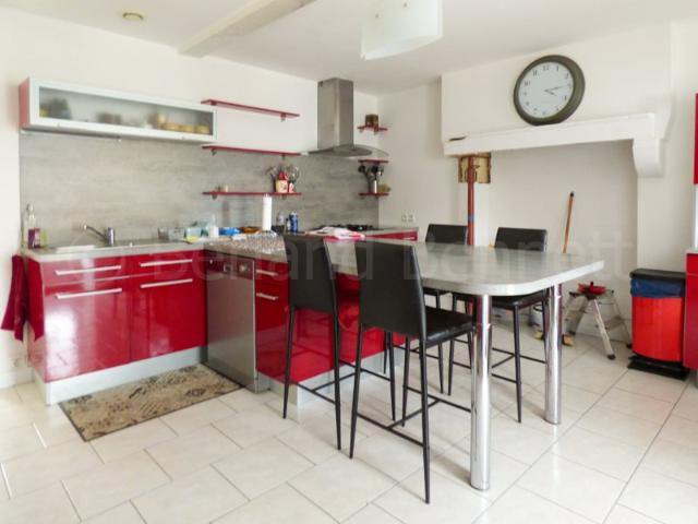 Maison en pierres avec dépendances 150m² Chef Boutonne