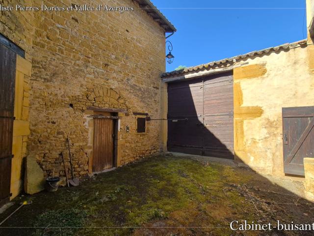 Maison en pierres centre village