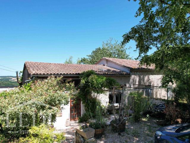maison en pierres de 3 chambres avec vue exceptionnelle 170m² Eymet