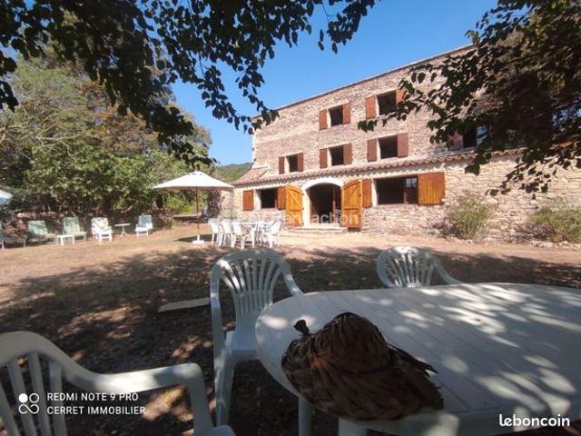 Maison en pierres de caractère