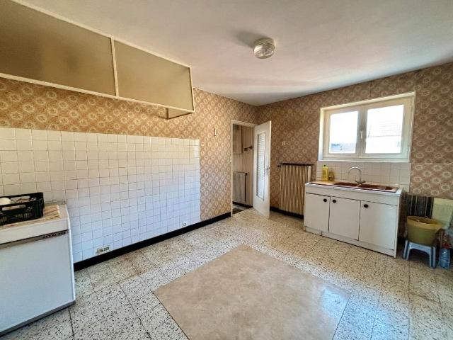 Maison en pierres élevée sur cave voûtée d'environ 115m² hab. 115m² Chagny