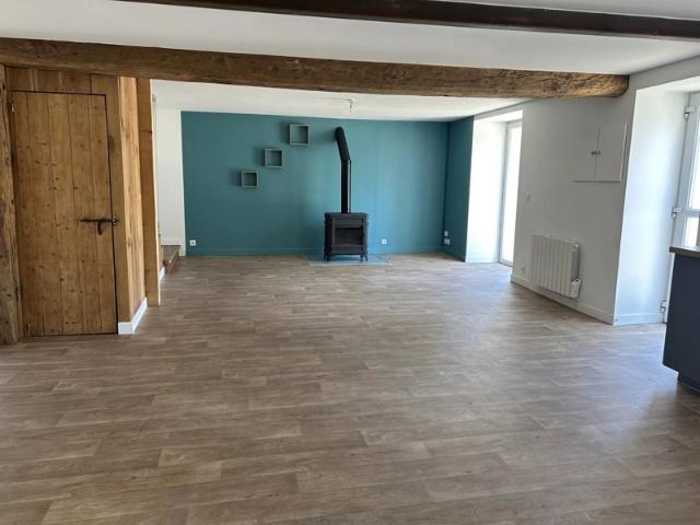 maison en pierres entièrement refaite