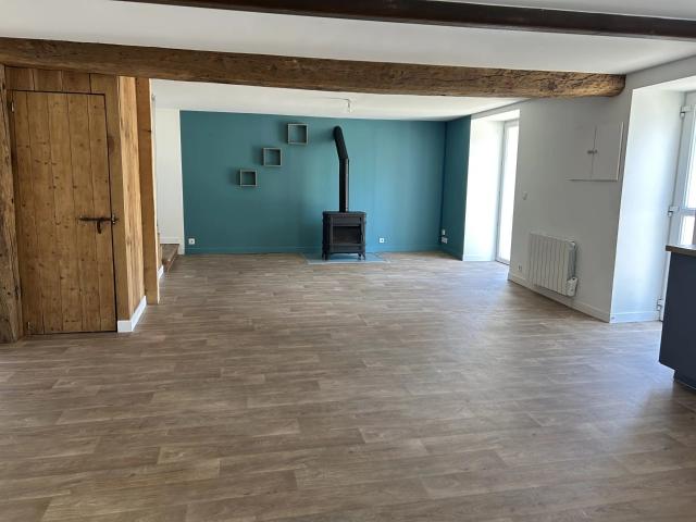 maison en pierres entièrement refaite