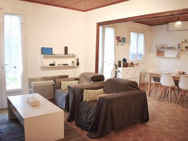 MAISON EN PIERRES ET CHAI