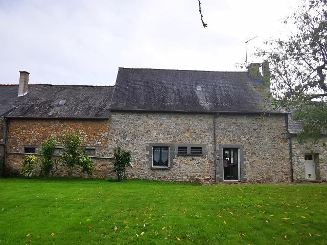 Maison en pierres 2 chambres dependance garage terrain 1650m2, potentiel 180m2