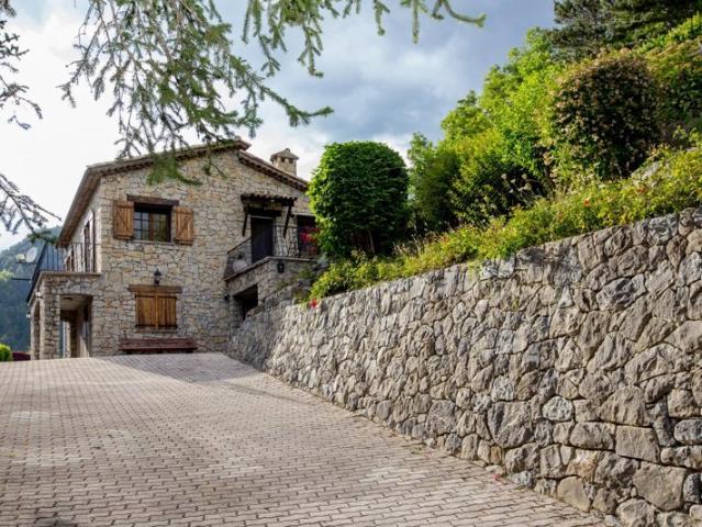 Maison en pierres proche de GUILLAUMES