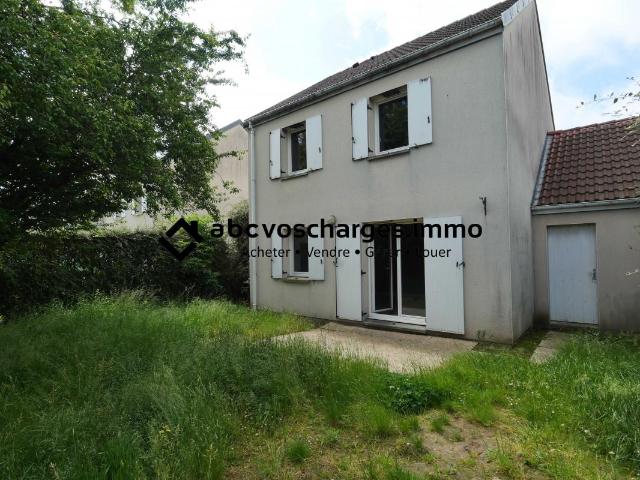 Maison en résidence privée, 3 chambres, garage et jardin