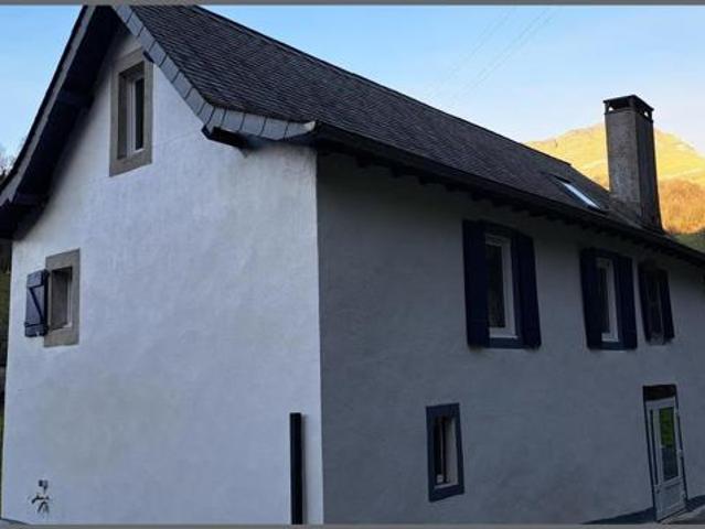 Maison en vallee d'aspe en bord de riviere a 20min d'oloron sainte marie