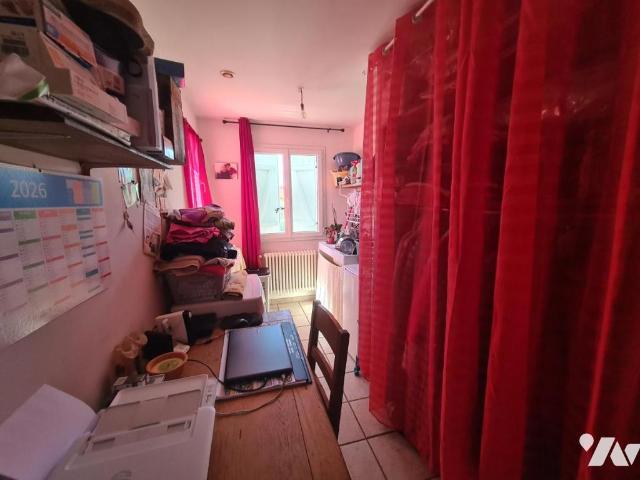 Maison à louer à Vacquières, Occitanie, 478000€